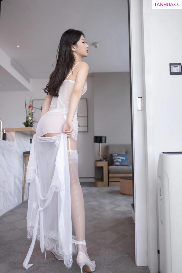 唐安琪  [XiuRen]高清写真图 2023.04.03 No.6518 唐安琪 丝袜美腿第64张图片